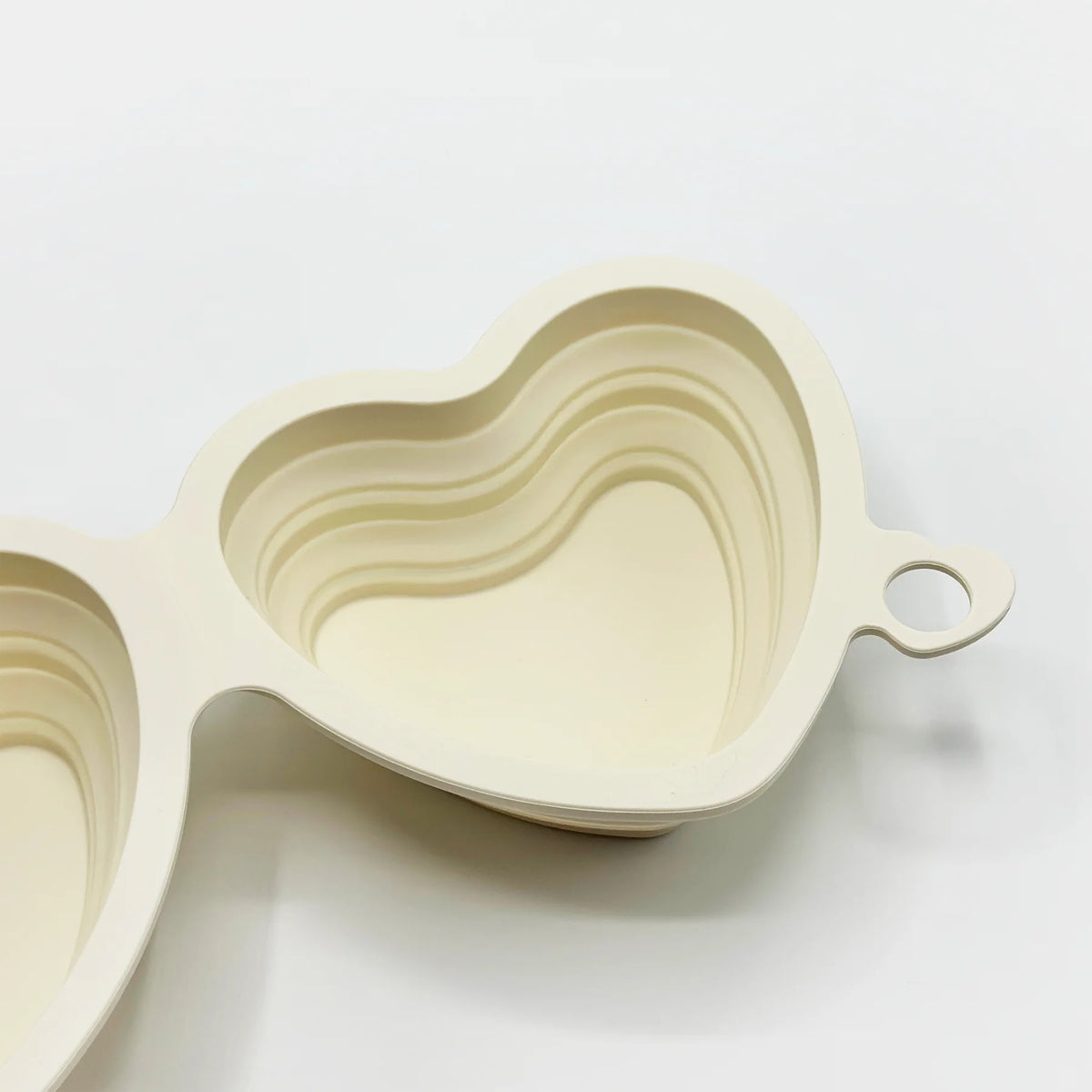 Heart Dog Bowl - Portable & Collapsible (Cream)